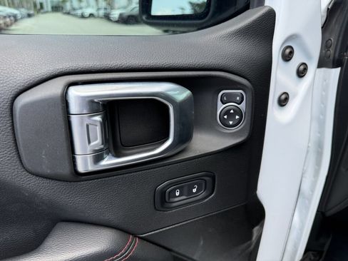 Used 2022 Jeep Wrangler Unlimited Rubicon AWD/4WD image 18