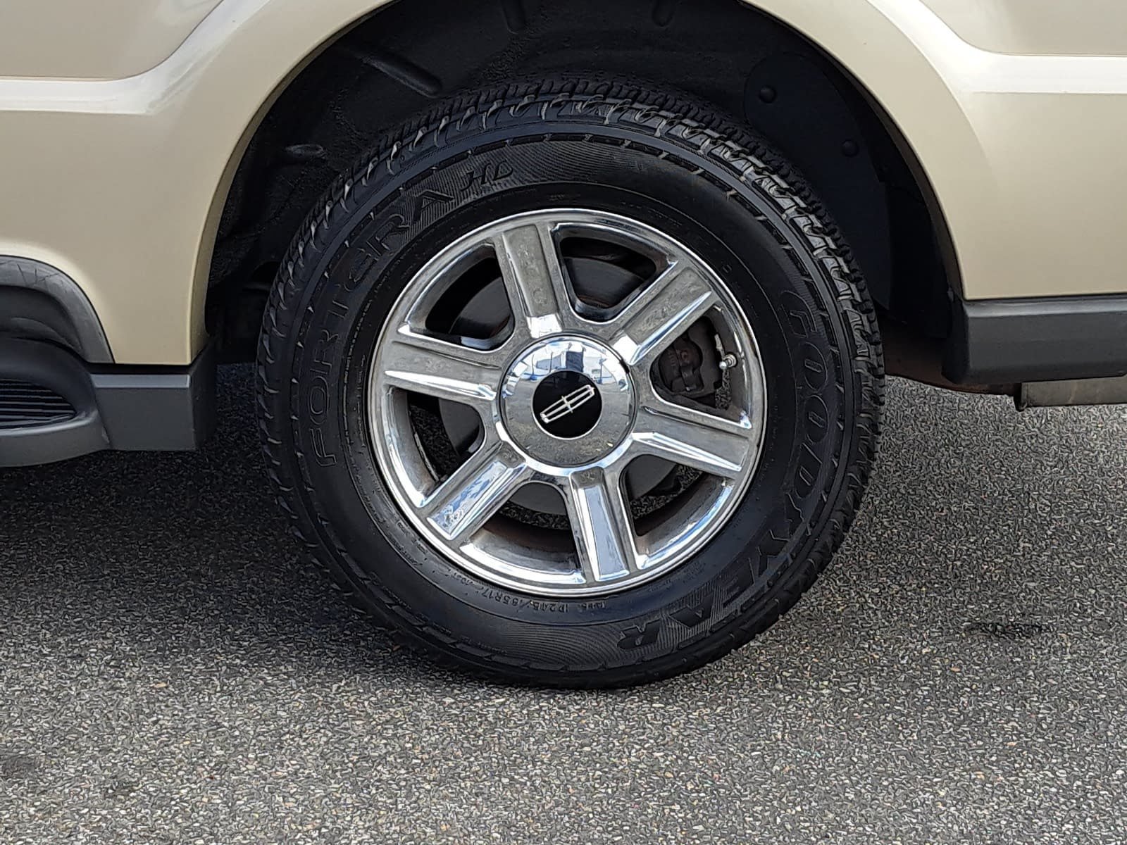 Used 2004 Lincoln Aviator 2WD image 37
