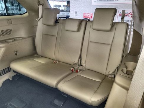 Used 2019 Toyota Highlander XLE image 24