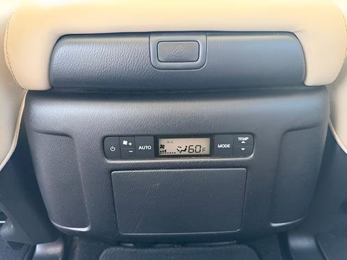 Used 2022 Nissan Armada SL w/ Captain's Chairs Package AWD/4WD image 35