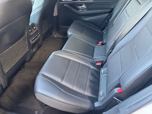 Used 2024 Mercedes-Benz GLS 450 4MATIC image 38