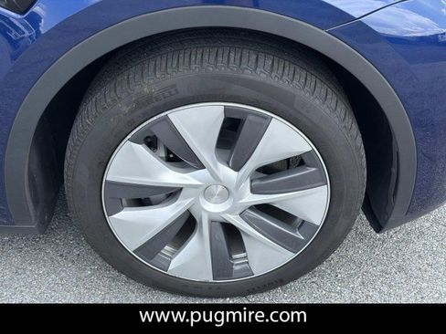 Used 2024 Tesla Model Y Long Range AWD/4WD image 12
