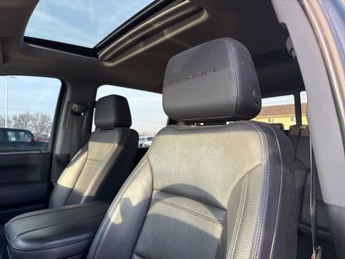 Used 2023 GMC Sierra 2500 Denali w/ Denali Black Diamond Edition image 11