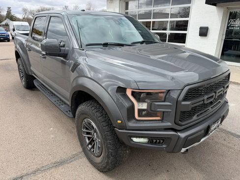 Used 2018 Ford F150 Raptor w/ Equipment Group 802A Luxury AWD/4WD image 2