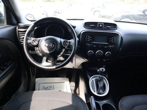 Used 2016 Kia Soul + FWD image 23