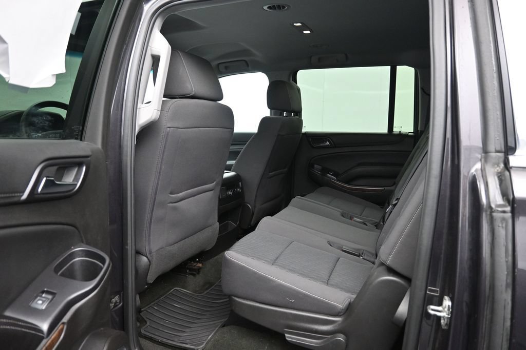 Used 2016 Chevrolet Suburban LS RWD image 22