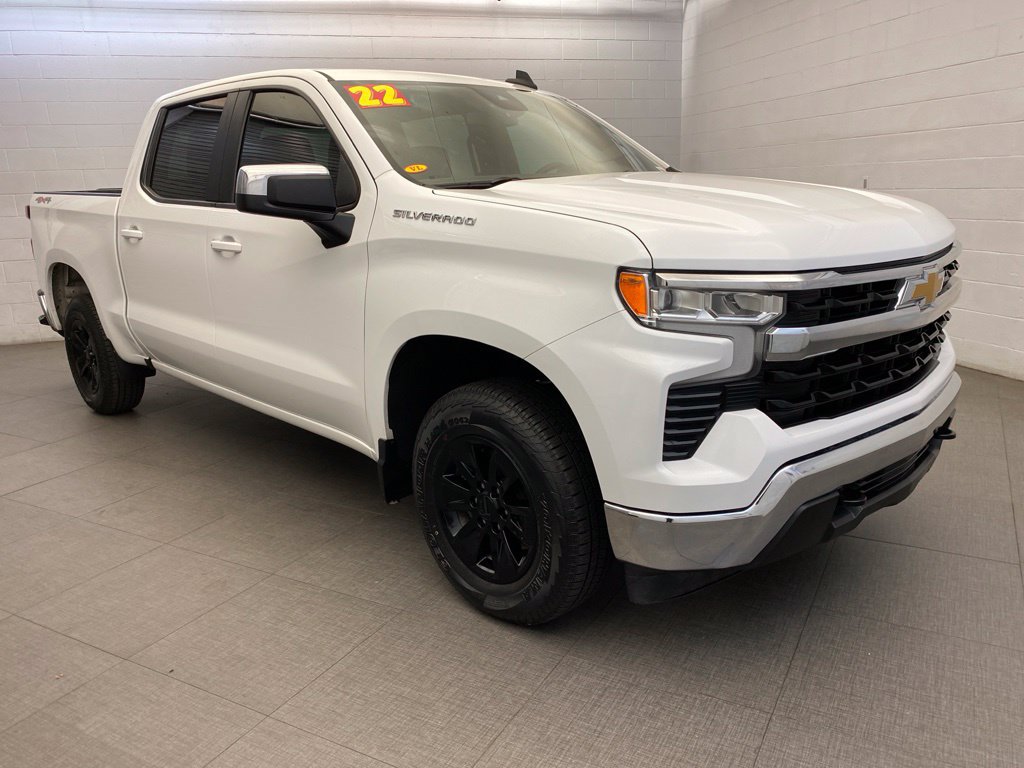 Used 2022 Chevrolet Silverado 1500 LT AWD/4WD image 4