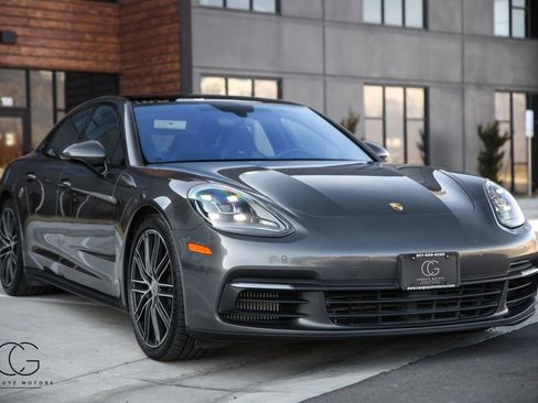 Used 2018 Porsche Panamera 4S image 20