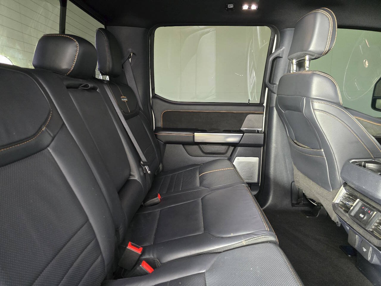 Used 2023 Ford F250 Platinum w/ FX4 Off-Road Package AWD/4WD image 17