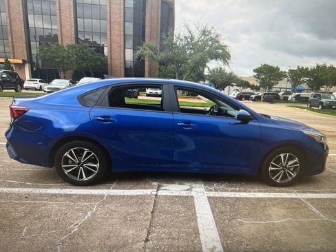 Used 2024 Kia Forte LXS image 4