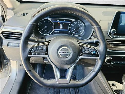 Used 2020 Nissan Altima 2.5 SL FWD image 10