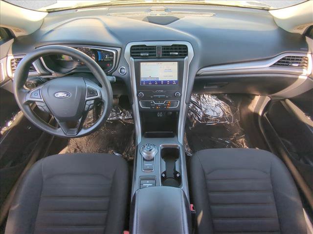 Used 2020 Ford Fusion SE FWD image 18