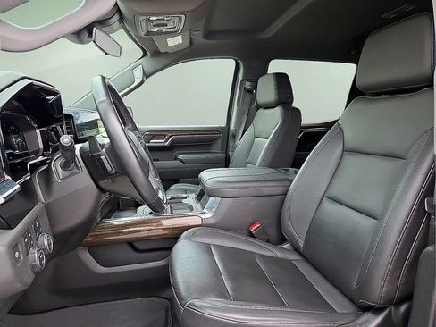 Used 2023 Chevrolet Silverado 1500 LT Trail Boss w/ Convenience Package II image 16