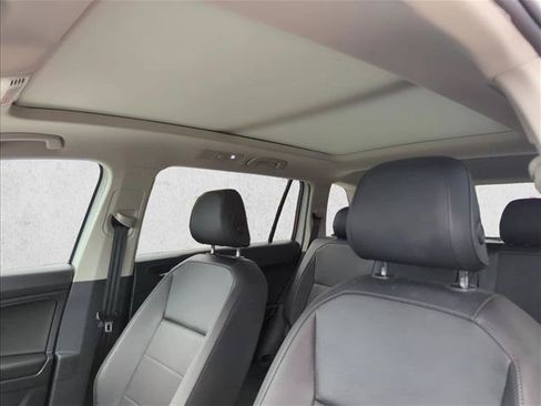 Used 2020 Volkswagen Tiguan SE w/ Panoramic Sunroof Package FWD image 15