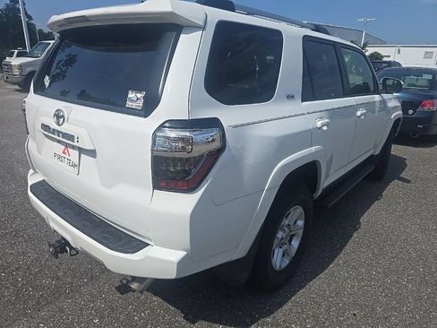 Used 2022 Toyota 4Runner SR5 Premium w/ Moonroof Package AWD/4WD image 5
