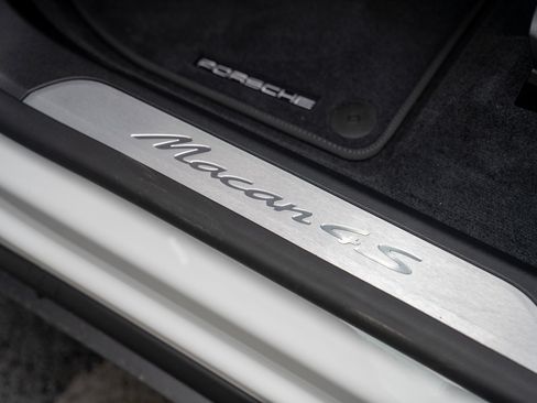 New 2026 Porsche Macan 4S Electric AWD/4WD image 12
