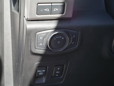 Used 2019 Ford F150 Platinum w/ Equipment Group 701A Luxury image 6