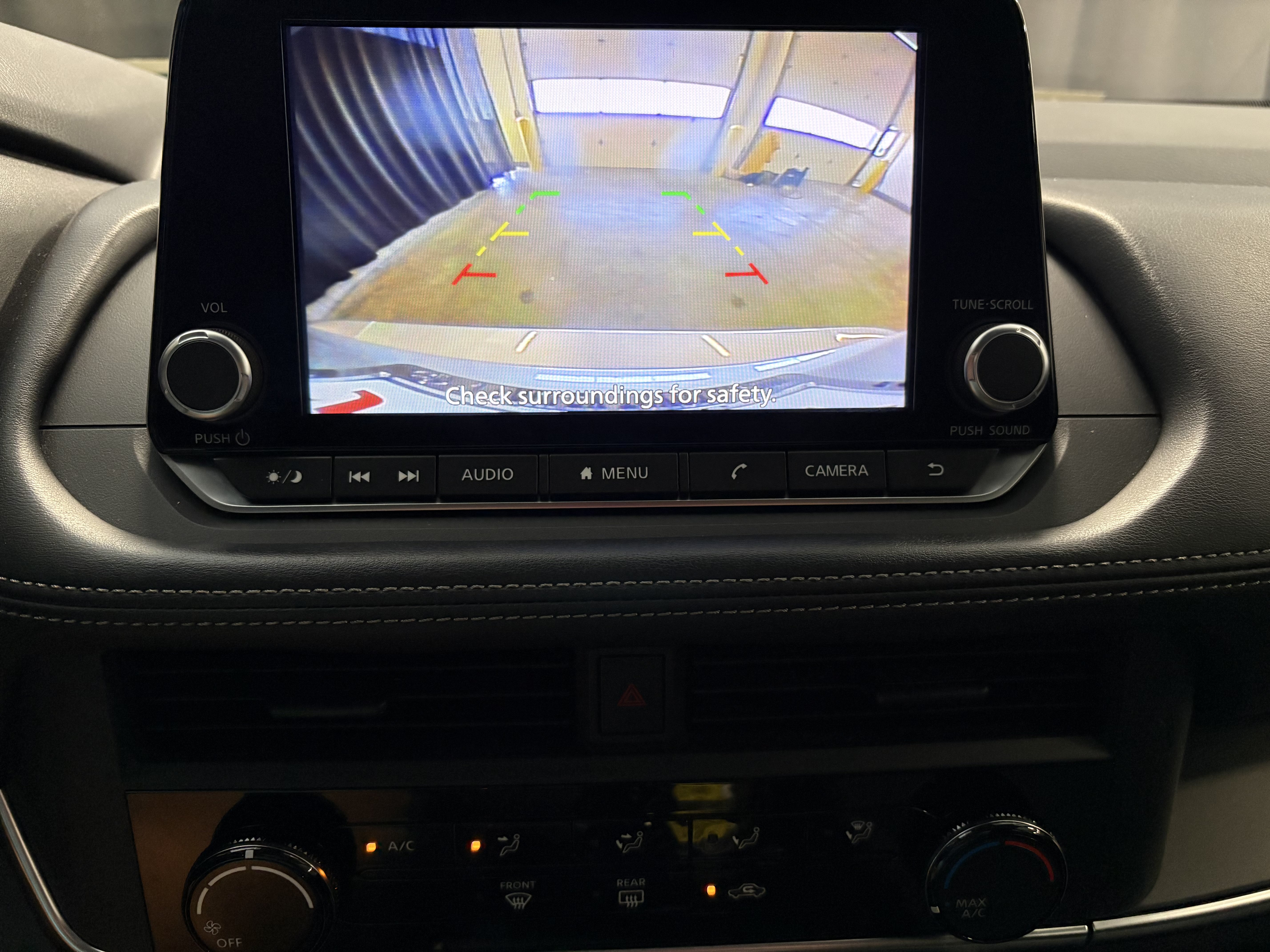 Used 2024 Nissan Rogue S AWD/4WD image 17