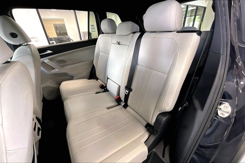 Used 2023 Volkswagen Tiguan SE R-Line FWD image 19