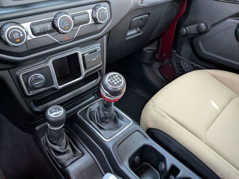 Used 2021 Jeep Gladiator Sport w/ Trailer Tow Package image 26