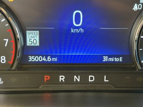 Used 2022 Ford Explorer XLT w/ Equipment Group 202A image 9