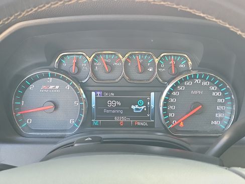 Used 2018 Chevrolet Silverado 1500 LT w/ Redline Edition AWD/4WD image 27