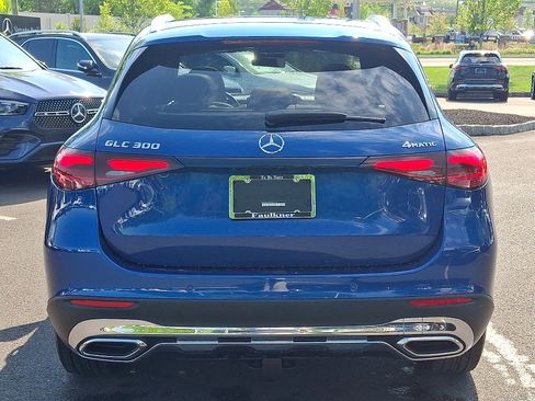 Used 2023 Mercedes-Benz GLC 300 4MATIC image 5