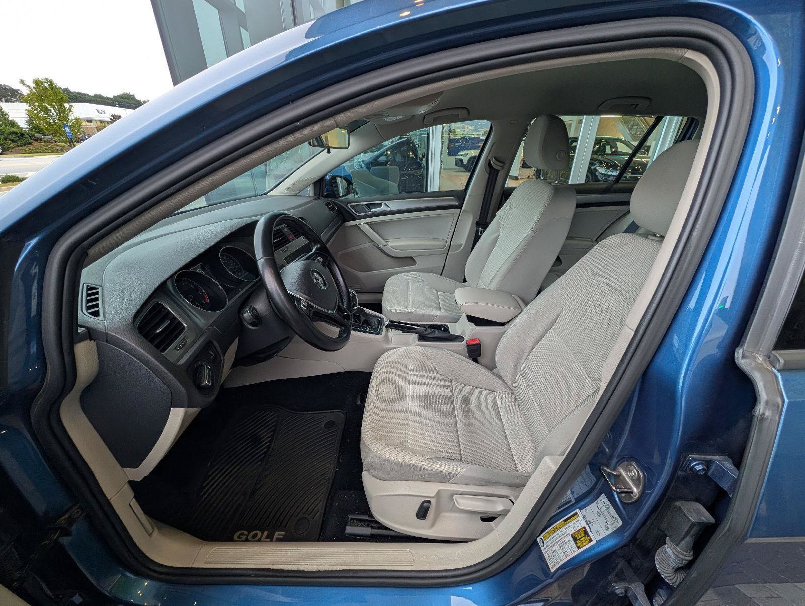 Used 2016 Volkswagen Golf S FWD image 7