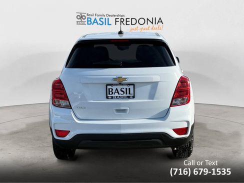 Used 2021 Chevrolet Trax LS w/ Tint and Cruise Package image 4