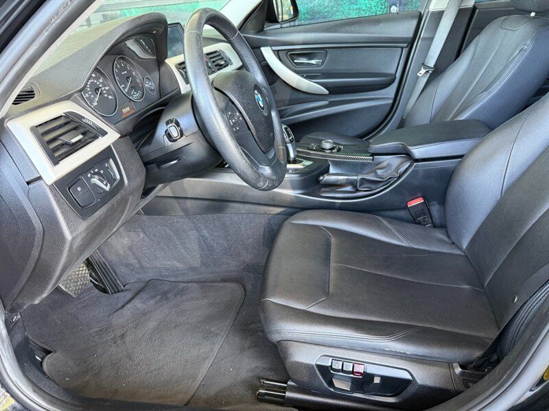 Used 2015 BMW 320i Sedan RWD image 17