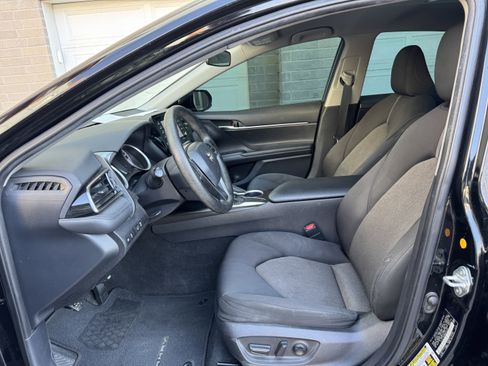 Used 2021 Toyota Camry LE w/ Carpet Mat Package (TMS) image 13