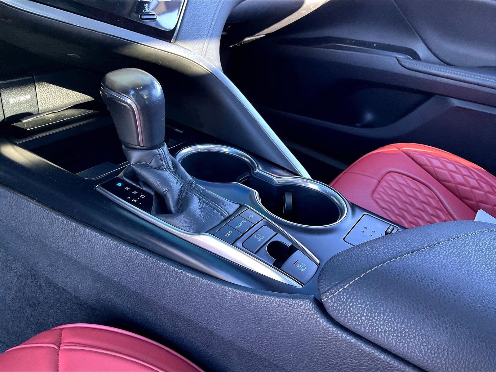 Used 2019 Toyota Camry XSE FWD image 18