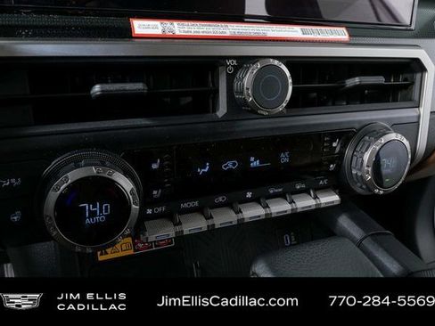 Used 2025 Toyota 4Runner Limited image 15