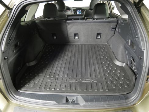 Used 2025 Subaru Outback Limited image 18