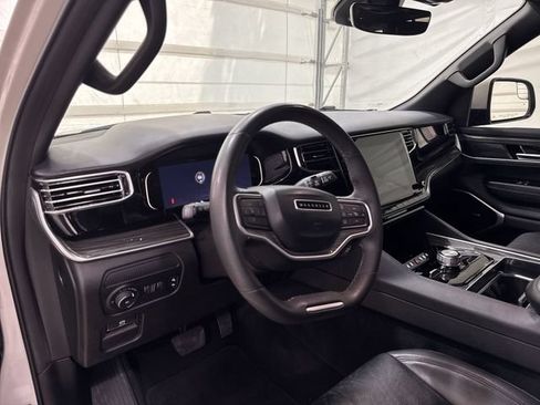 Used 2022 Jeep Wagoneer Series II w/ Premium Group I AWD/4WD image 10
