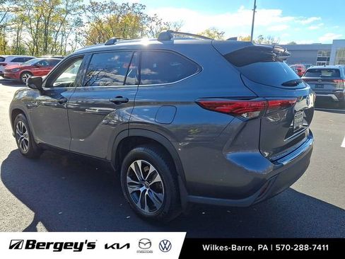 Used 2020 Toyota Highlander XLE image 5