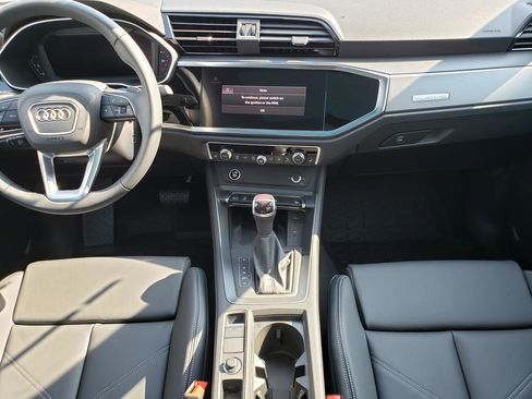 New 2025 Audi Q3 2.0T Premium image 9