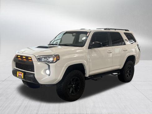 Used 2018 Toyota 4Runner TRD Off-Road AWD/4WD image 3