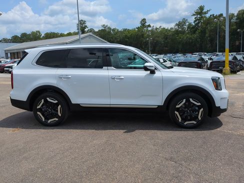 Certified 2025 Kia Telluride S FWD image 4