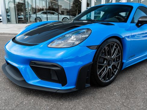 Used 2025 Porsche 718 Cayman GT4 RS RWD image 21
