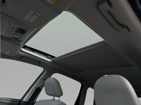 Used 2015 Subaru Forester 2.5i Premium w/ All-Weather Package image 15