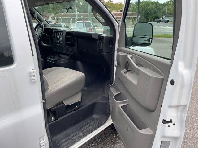 Used 2017 Chevrolet Express 2500 RWD image 25