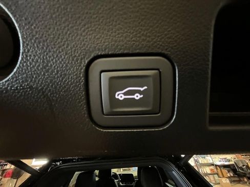 New 2026 Chevrolet Equinox LT w/ Convenience Package II AWD/4WD image 15