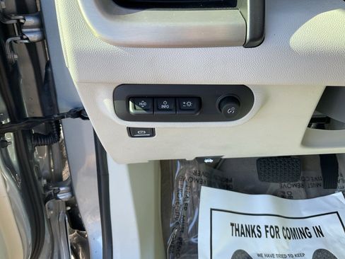 Used 2023 GMC Terrain Denali image 8