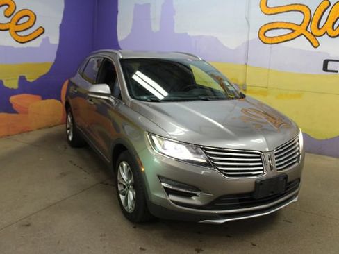 Used 2017 Lincoln MKC Select w/ Select Plus Package AWD/4WD image 2