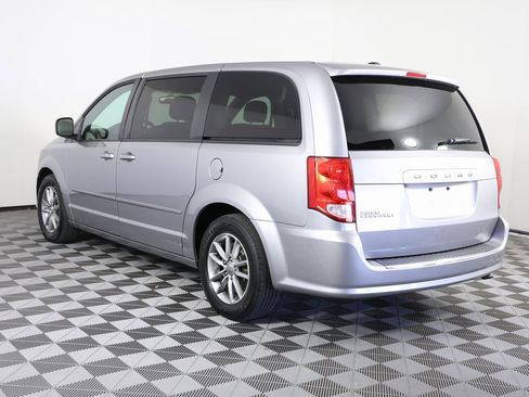 Used 2016 Dodge Grand Caravan SE image 6