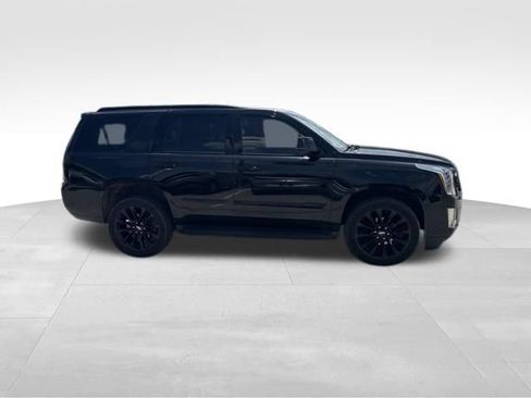Used 2019 Cadillac Escalade Luxury w/ Escalade Sport Edition AWD/4WD image 6