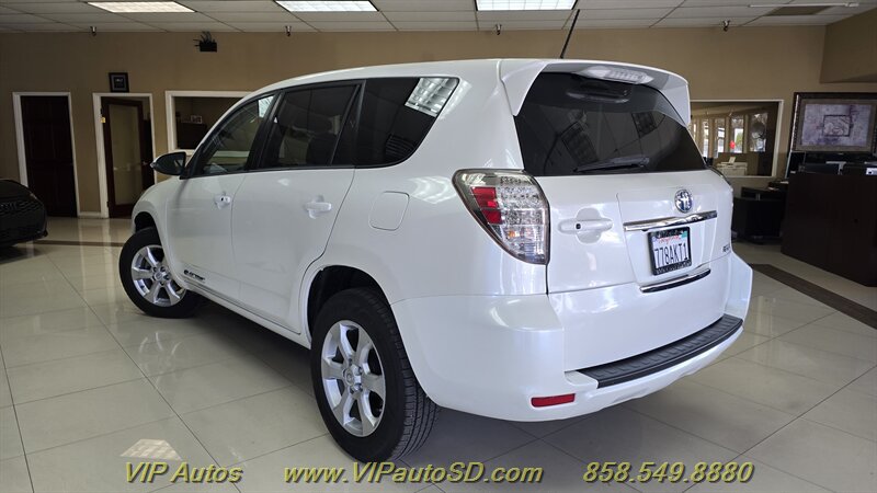 Used 2013 Toyota RAV4 EV FWD image 3