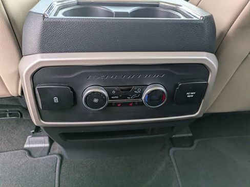 Used 2023 Ford Expedition Limited AWD/4WD image 19