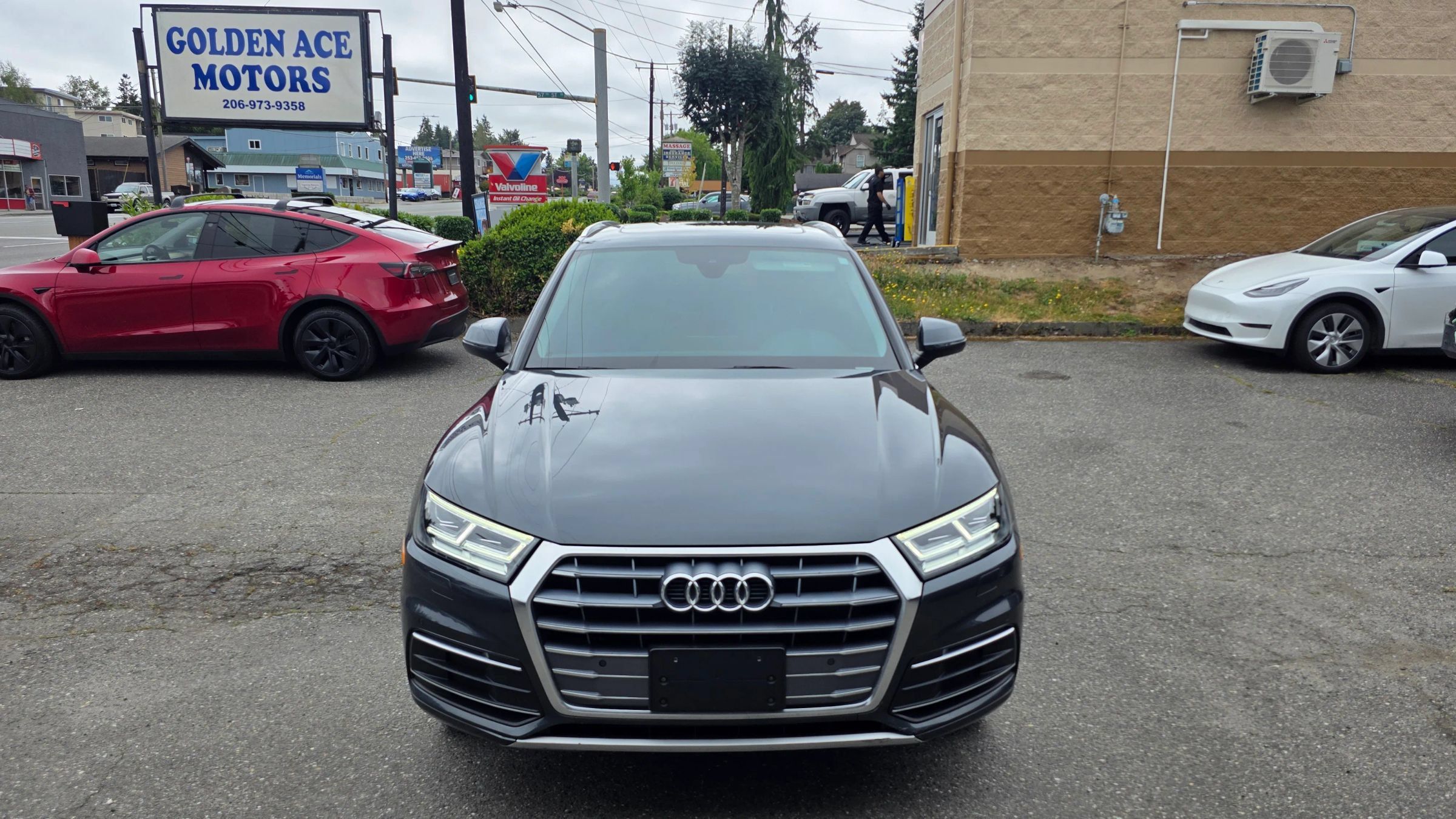 Used 2018 Audi Q5 2.0T Premium Plus w/ Premium Plus Package AWD/4WD image 2